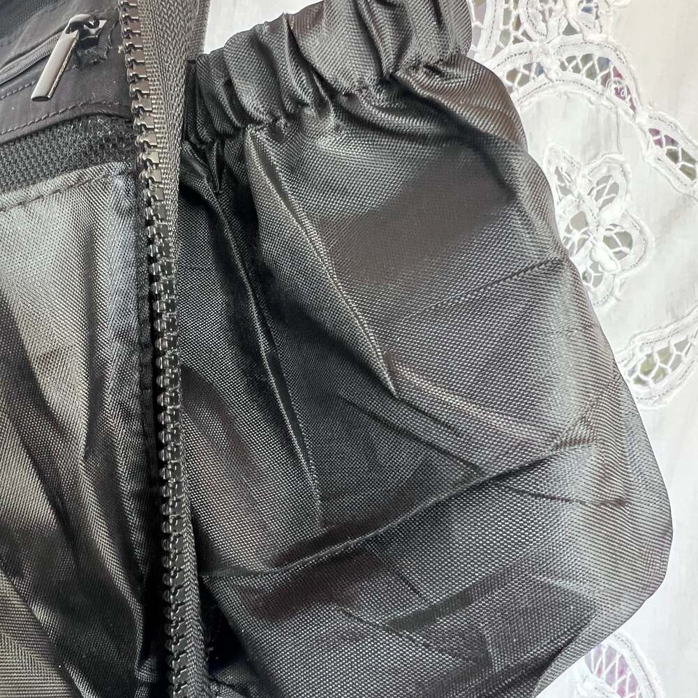 Live In Style Crossbody Bag - Picture 9 of 10